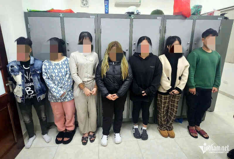 Tạm giữ hình sự 3 đối tượng đánh hội đồng cô gái 17 tuổi ở Hà Nội
