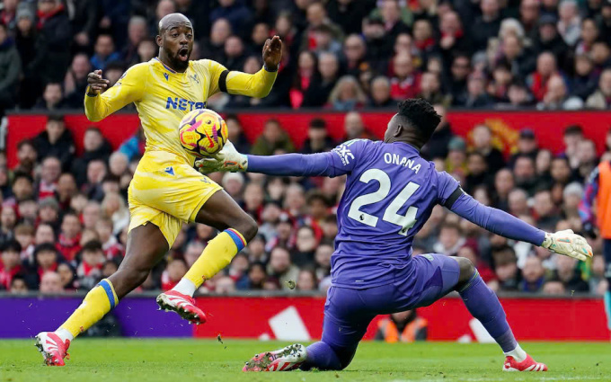 Man Utd tiếp tục thua trên sân Old Trafford