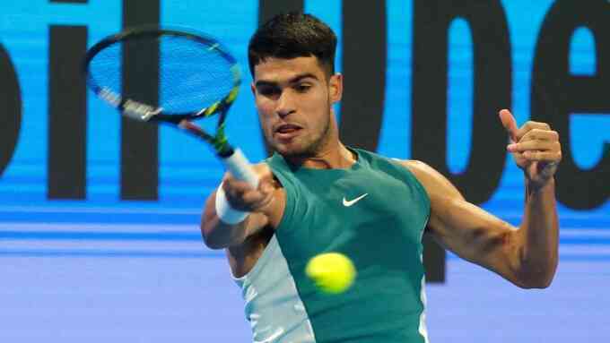 Alcaraz thắng trận thứ 12 liên tiếp ở ATP 500