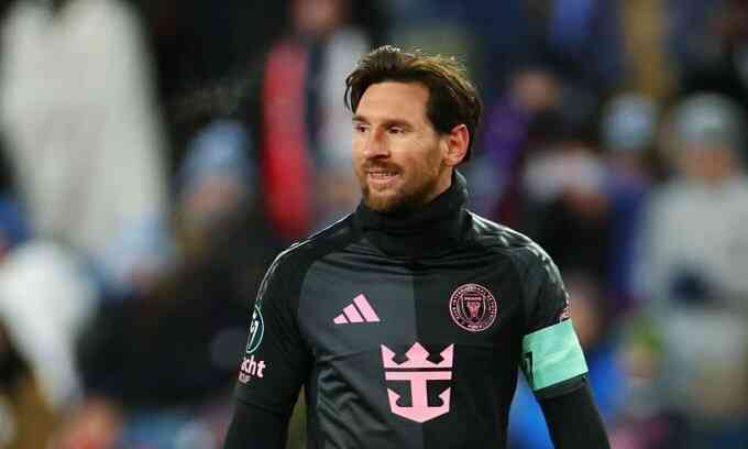 Messi ghi tuyệt phẩm dưới thời tiết âm 16 độ C