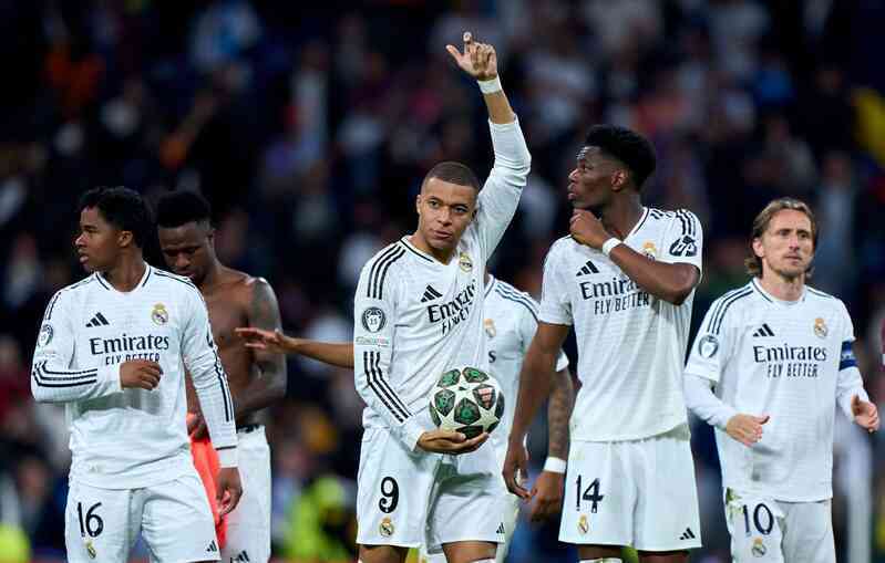 Xác định 16 đội vào vòng 1/8 Champions League 2024-25