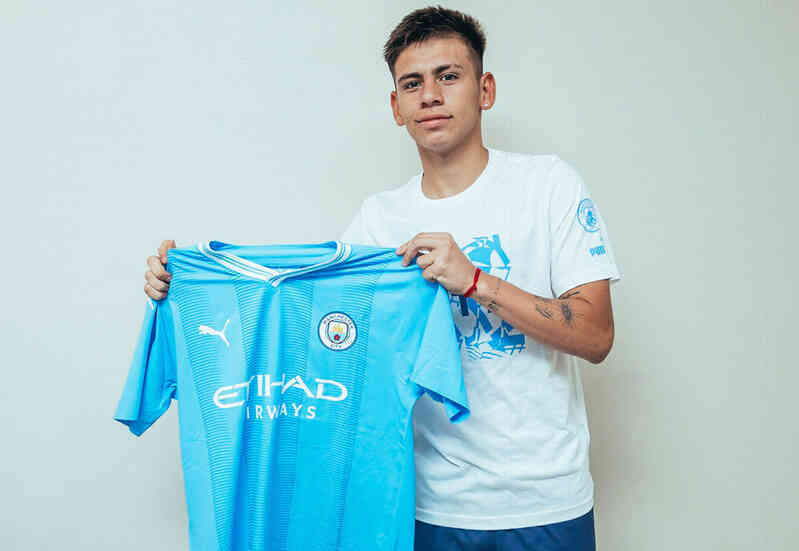 Pep Guardiola trình làng 