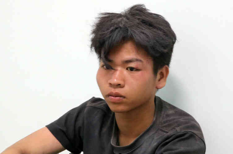 Thanh niên 17 tuổi ở Trà Vinh tưới xăng đốt mẹ ruột