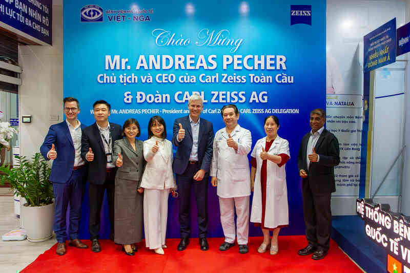 Chủ tịch Tập đoàn Carl Zeiss ấn tượng với Bệnh viện mắt quốc tế Việt - Nga