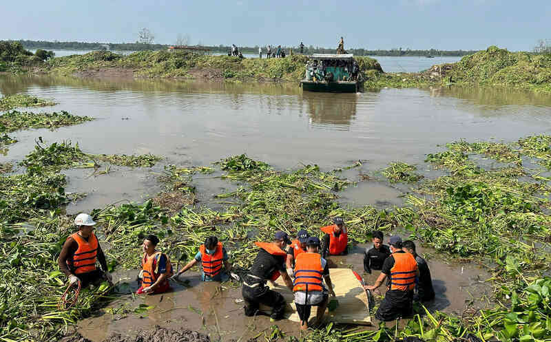 Tìm thấy thi thể 3 thanh niên bị hút vào cống dẫn nước khi đang tắm sông