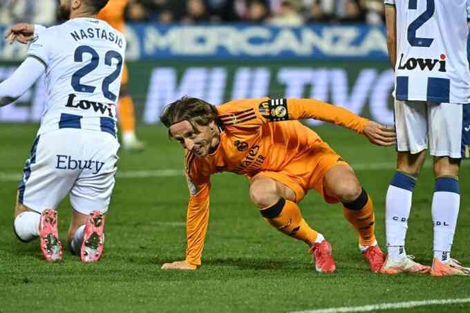 Modric mắng Vinicius