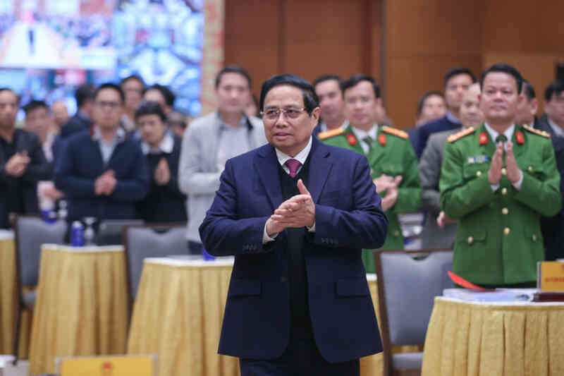 Thủ tướng: Chuyển từ `xin - cho` sang chủ động phục vụ dịch vụ công với người dân, doanh nghiệp