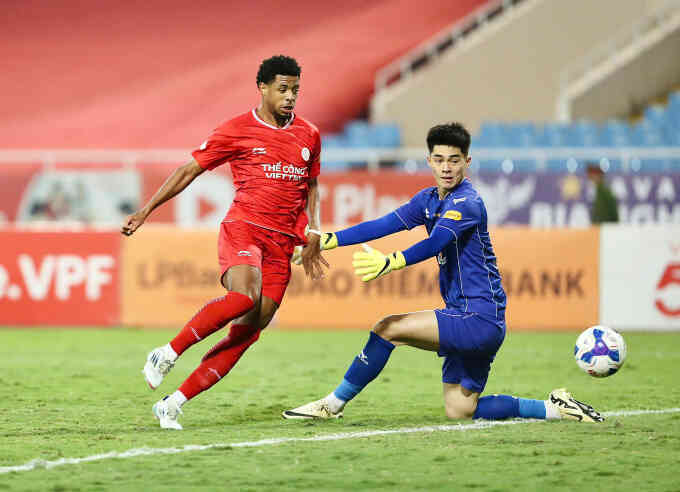 Thể Công hạ HAGL để tiếp tục đua vô địch V-League