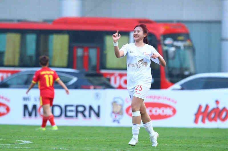 Giải U19 nữ Quốc gia: Hà Nội dội mưa gôn, TPHCM thất vọng