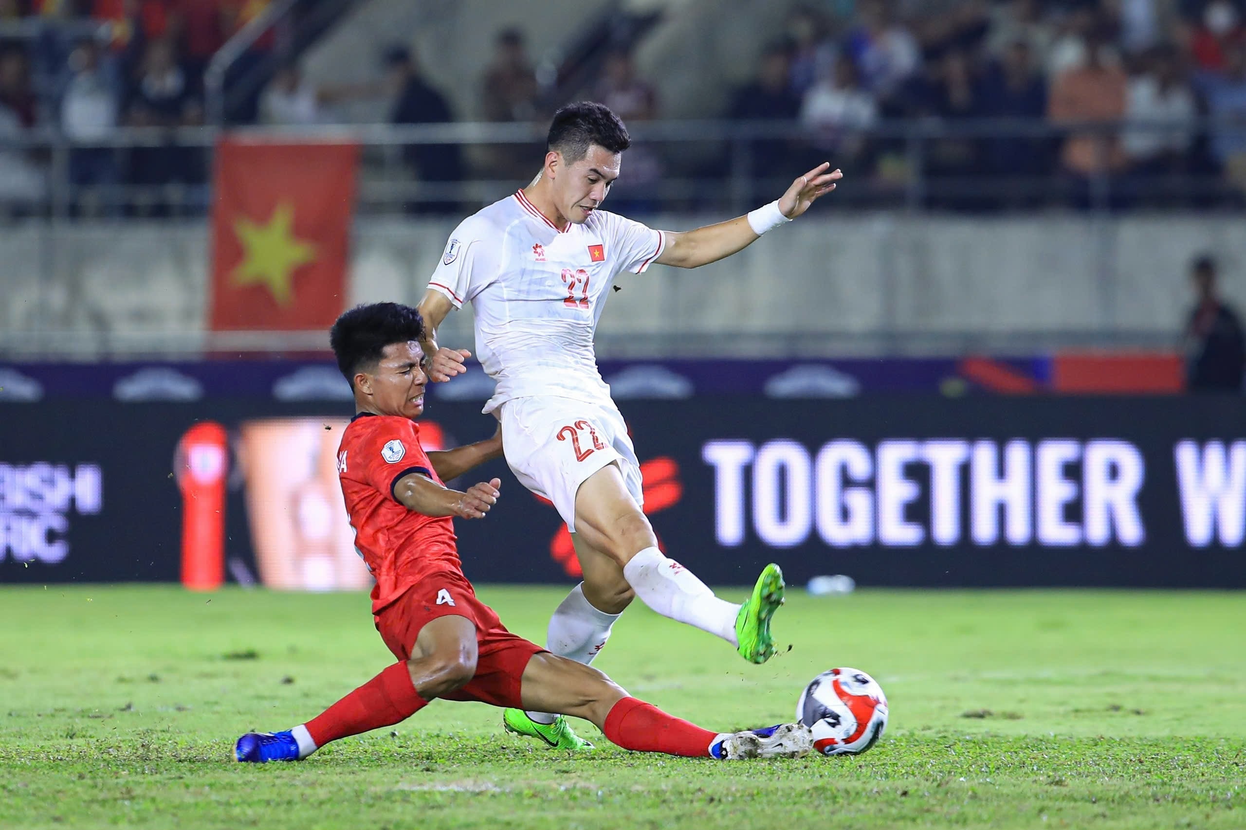 Tuyển Lào mang đội hình trẻ trung đến Việt Nam đấu vòng loại Asian Cup