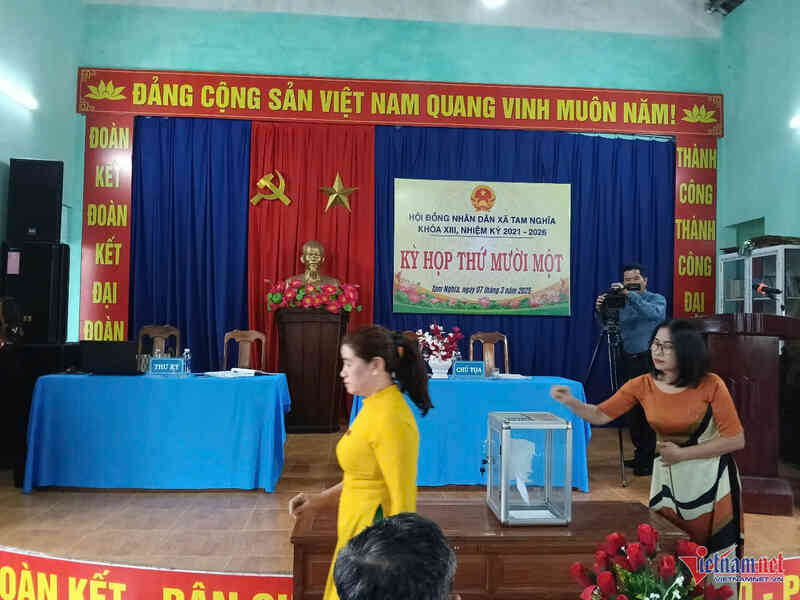 Bổ nhiệm chủ tịch xã trong ngày 7/3, lãnh đạo huyện ở Quảng Nam nói gì?