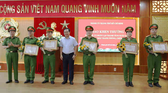 Cảnh sát phá án bắt cóc đại gia Trung Quốc trong 12 giờ