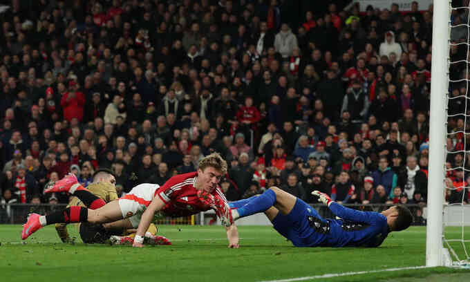 Man Utd đại thắng ở Europa League