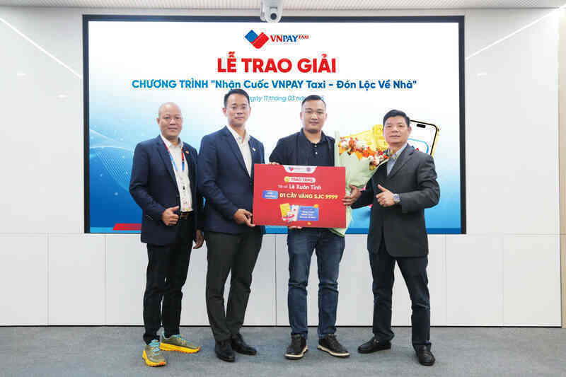 VNPAY Taxi trao thưởng tài xế xuất sắc 1 lượng vàng SJC