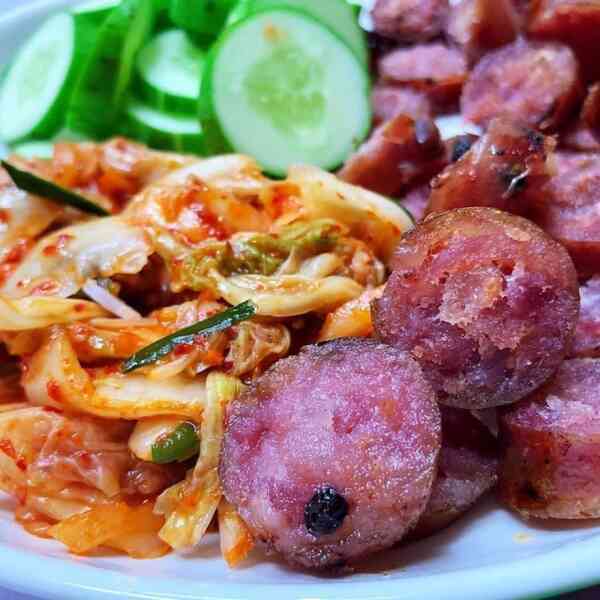 6 nhóm thực phẩm nên hạn chế ăn khi nắng nóng