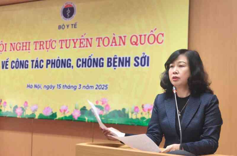 Bộ trưởng Bộ Y tế: "Một người mắc sởi lây cho 12-18 người"