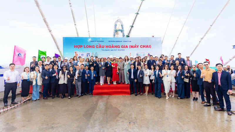 Hợp long cây cầu nối Vinhomes Royal Island với trung tâm Hải Phòng