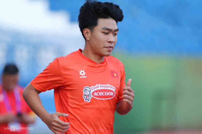 Trung vệ Lý Đức: 
