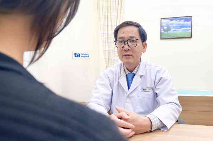U mùi trứng thối lan toàn thân cô gái