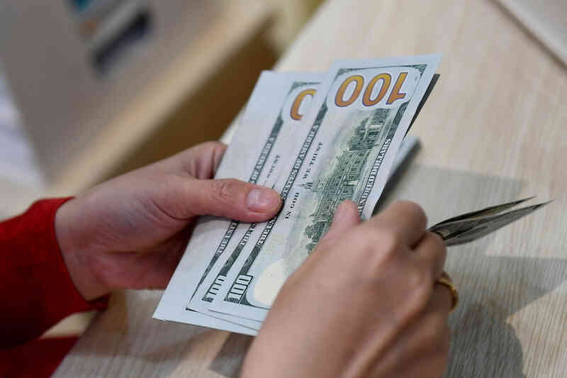 Ông Trần Bá Dương rời danh sách tỷ phú USD; vụ Coca-Cola vẫn đang rắc rối