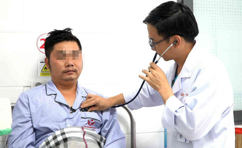 Hành động bình tĩnh của tài xế đột quỵ khi đang lái xe đã cứu sống anh