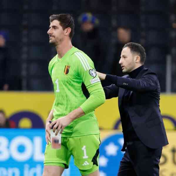 Courtois mong CĐV tha thứ vụ tẩy chay tuyển Bỉ