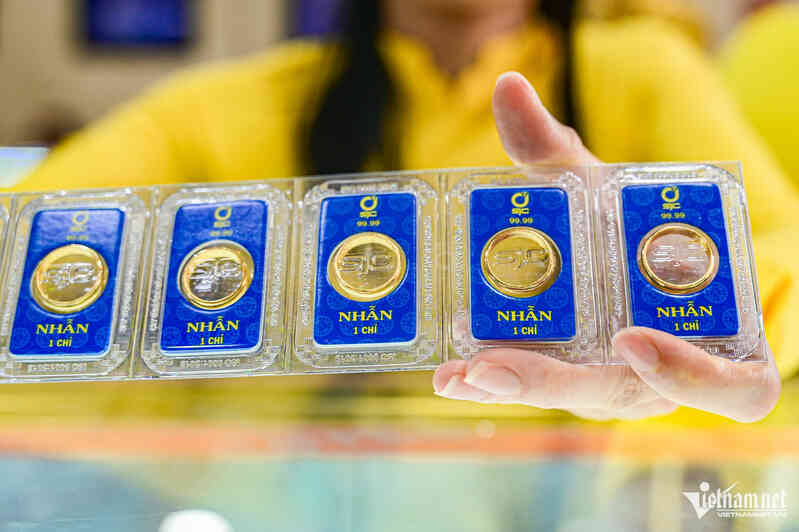 Giá vàng lập đỉnh kỷ lục 100 triệu/lượng: Có bất thường, tăng tiếp hay hạ nhiệt?