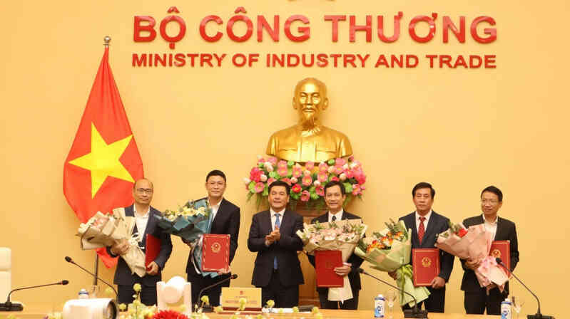 Bộ Công Thương sắp xếp loạt lãnh đạo đơn vị, Uỷ ban Cạnh tranh có chủ tịch mới