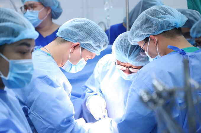 7 người hồi sinh nhờ ghép tạng từ người hiến chết não