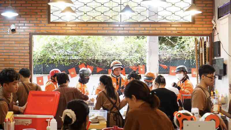 ShopeeFood Livestream 15/3: tiếp sức ‘gã khổng lồ’, hỗ trợ ‘tân binh’ ẩm thực