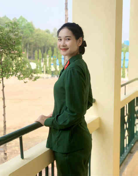 Hotgirl bóng chuyền áo lính gây sốt cộng đồng mạng