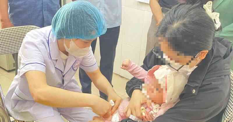 "Cơn bão cytokine" khiến trẻ 4 tuổi chưa từng tiêm vaccine sởi tử vong
