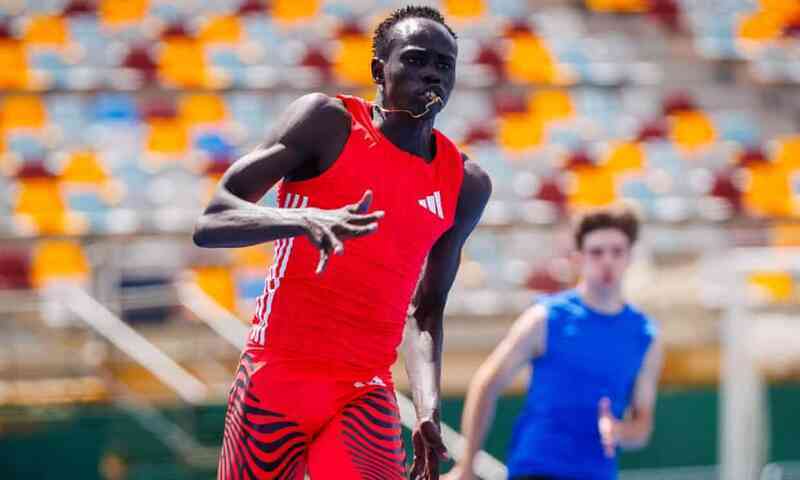 Điều đặc biệt trong màn nước rút của VĐV 17 tuổi, sánh ngang Usain Bolt
