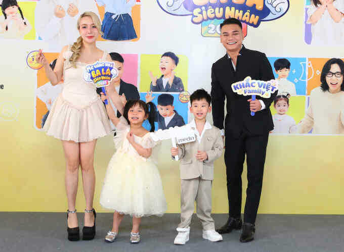 Khắc Việt: 