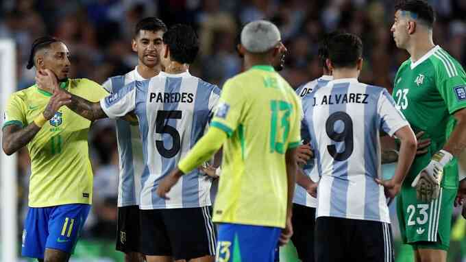 Raphinha đổ lỗi cho phiên dịch sau tuyên bố hạ nhục Argentina