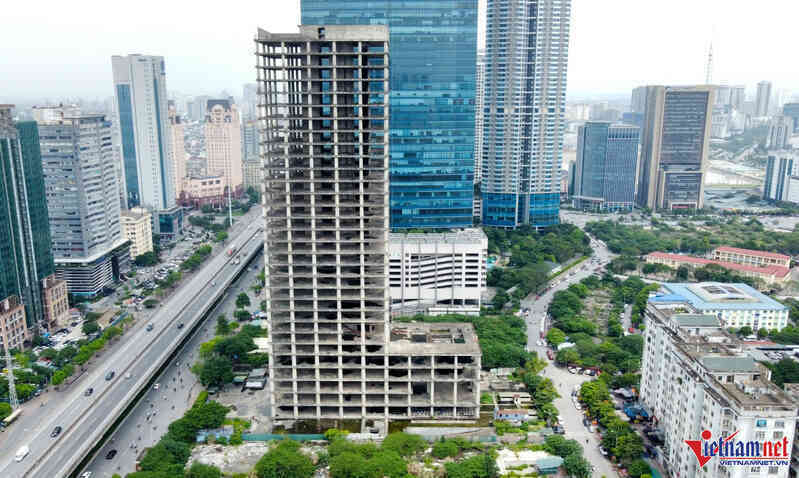 Số phận long đong của tháp nghìn tỷ 