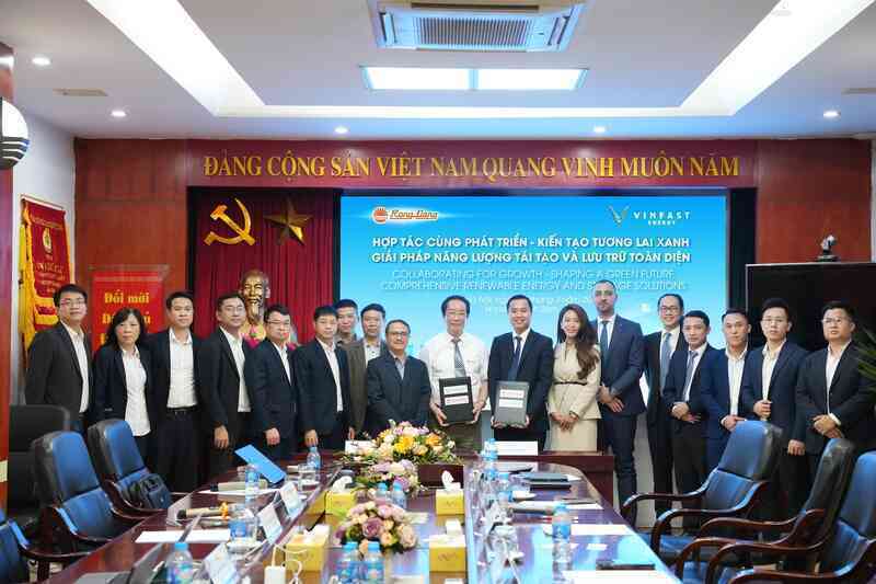VinFast Energy và Rạng Đông phát triển giải pháp năng lượng tái tạo, pin lưu trữ