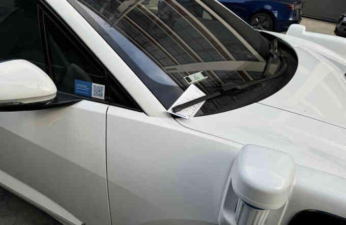 Taxi tự lái vi phạm 589 lỗi đỗ xe trong một năm