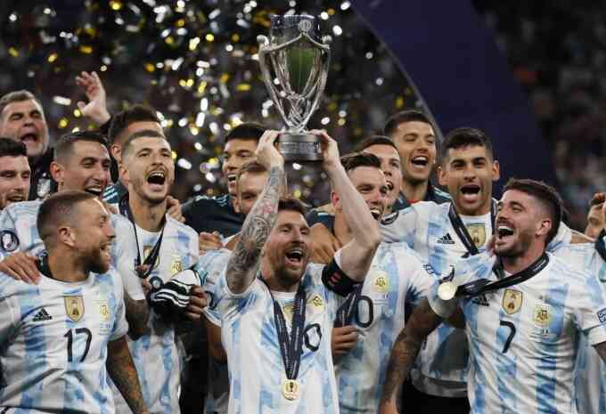 Trận Argentina - Tây Ban Nha bị tắc lịch đấu
