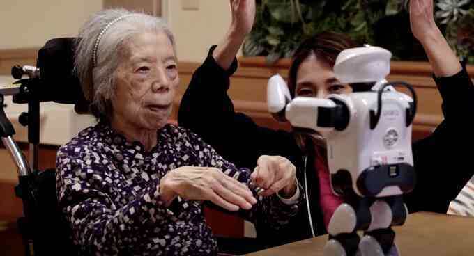 Robot AI - lời giải cho bài toán dân số già Nhật Bản