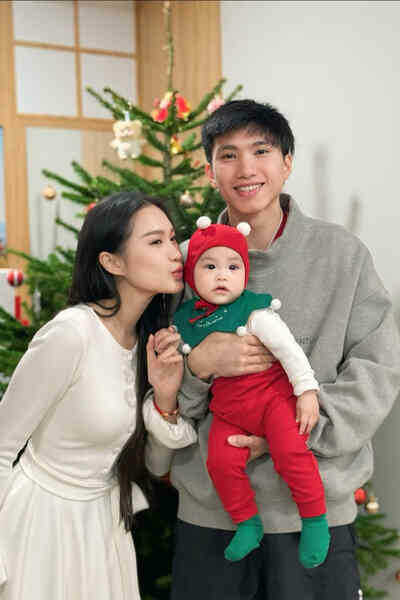 Doãn Hải My được khen ngày càng đẹp, cư xử khéo léo sau khi làm vợ Đoàn Văn Hậu