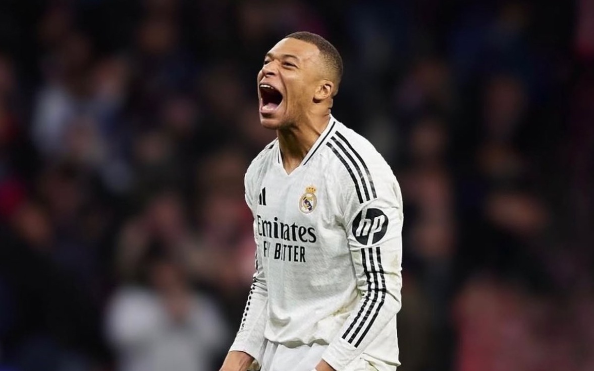Phản ứng của Mbappe khi sánh ngang thành tích của thần tượng C.Ronaldo
