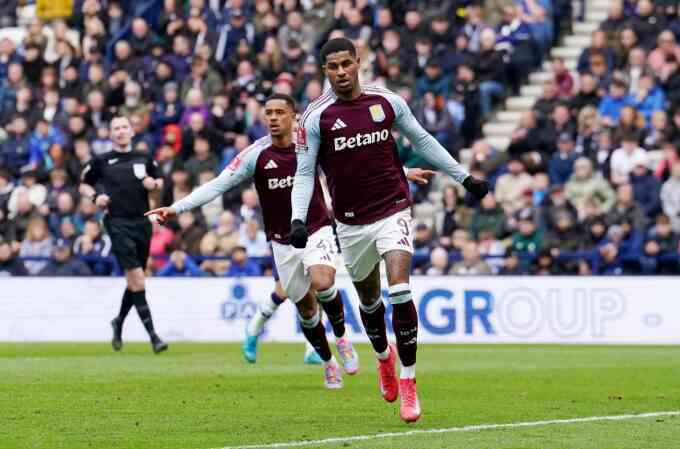 Rashford tận hưởng niềm vui chơi bóng sau khi rời Man Utd