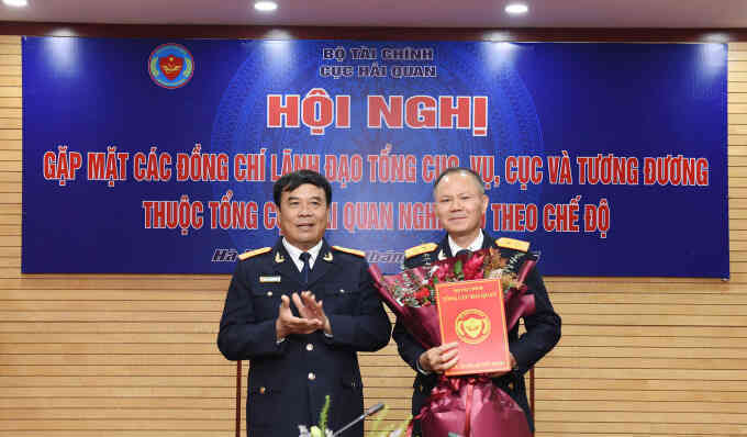 Một lãnh đạo ngành hải quan nghỉ hưu sớm hơn 4 năm