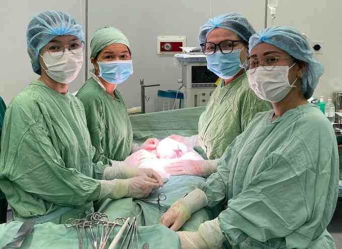 Cắt u cho thai phụ, bảo vệ thai nhi 16 tuần