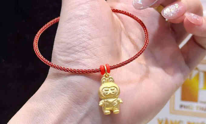 Charm hình rắn, Labubu bằng vàng 24k hút khách dịp 8/3