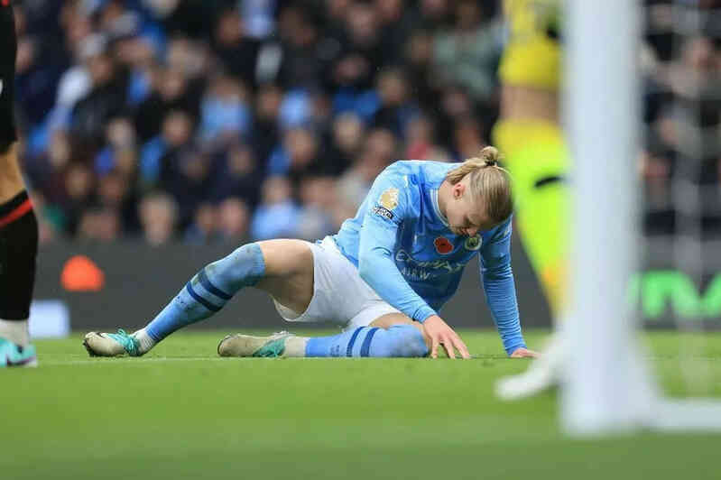 Pep Guardiola tối mặt, Man City mất Haaland gần hết cả mùa giải