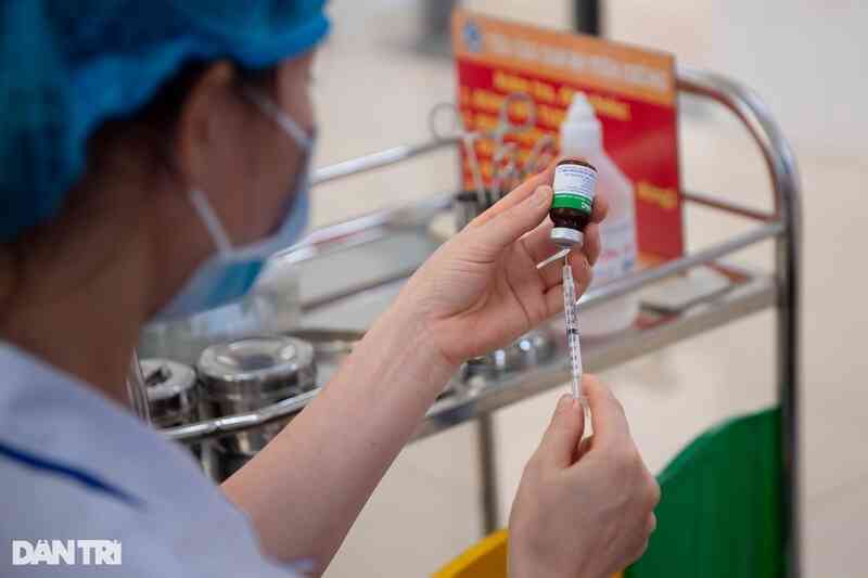 Bé gái 11 tuổi chuyển biến nặng sau khi bị sởi, gia đình xin về