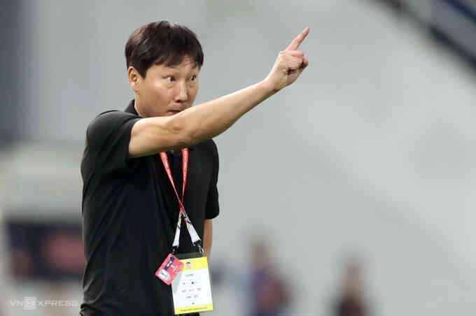 HLV Kim Sang-sik dẫn dắt đội ngôi sao Đông Nam Á đấu Man Utd