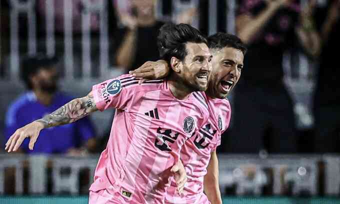 Messi lập cú đúp, đưa Inter Miami vào bán kết